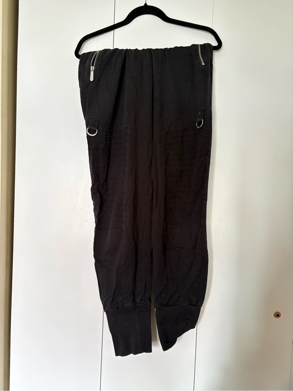 Women’s Black Casual Jogger Pants with Zip Pockets